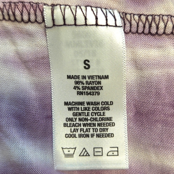 Aeropostale Women's Seriously Soft Perfect V Purple Tie-Dye V-Neck Tee Size S - Picture 7 of 9